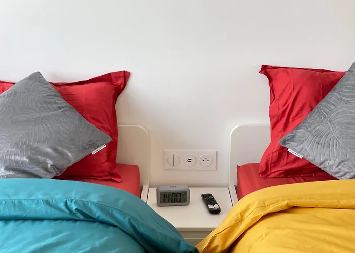 Paris Pantin Magnifique Appartement 4 Pieces De 108M2 Avec 2 Parking Interieur - Tres Cosy Pour 1 A 12 Personnes - Entierement Refait A Neuf Entire Apartment Luxurious And Warm - Pantin Paris 19 Eme Free Wifi Gratuit