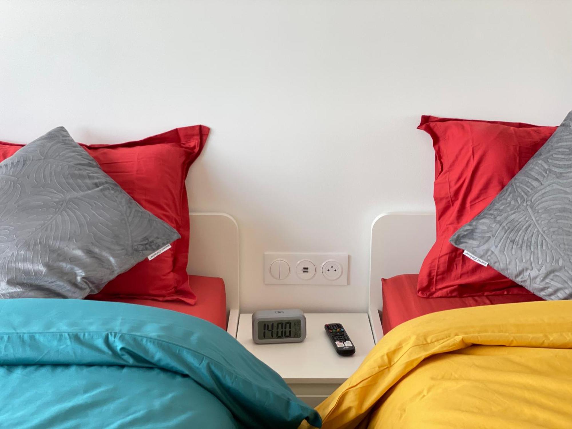 Paris Magnifique 4 Pieces De 108m2 Avec 2 Parking Interieur - Tres Cosy Pour 1 A 12 Personnes - Entierement Refait A Neuf Entire Luxurious And Warm - Paris 19 Eme Free Wifi Gratuit * Pantin