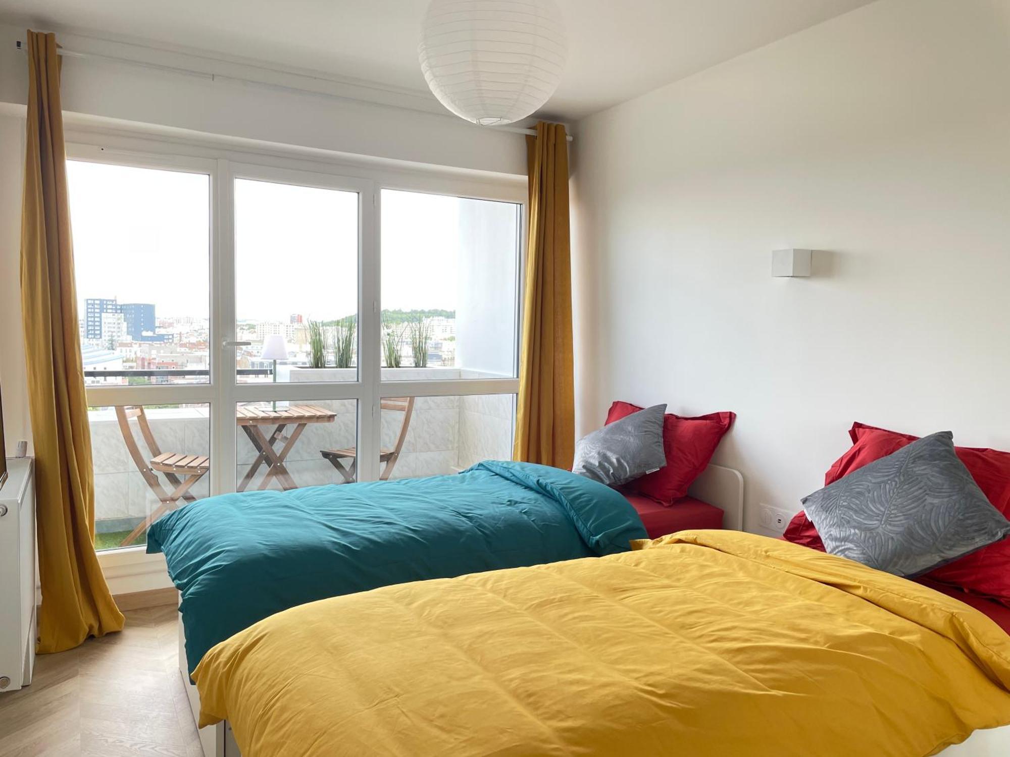 Paris Magnifique 4 Pieces De 108m2 Avec 2 Parking Interieur - Tres Cosy Pour 1 A 12 Personnes - Entierement Refait A Neuf Entire Luxurious And Warm - Paris 19 Eme Free Wifi Gratuit Apartment *