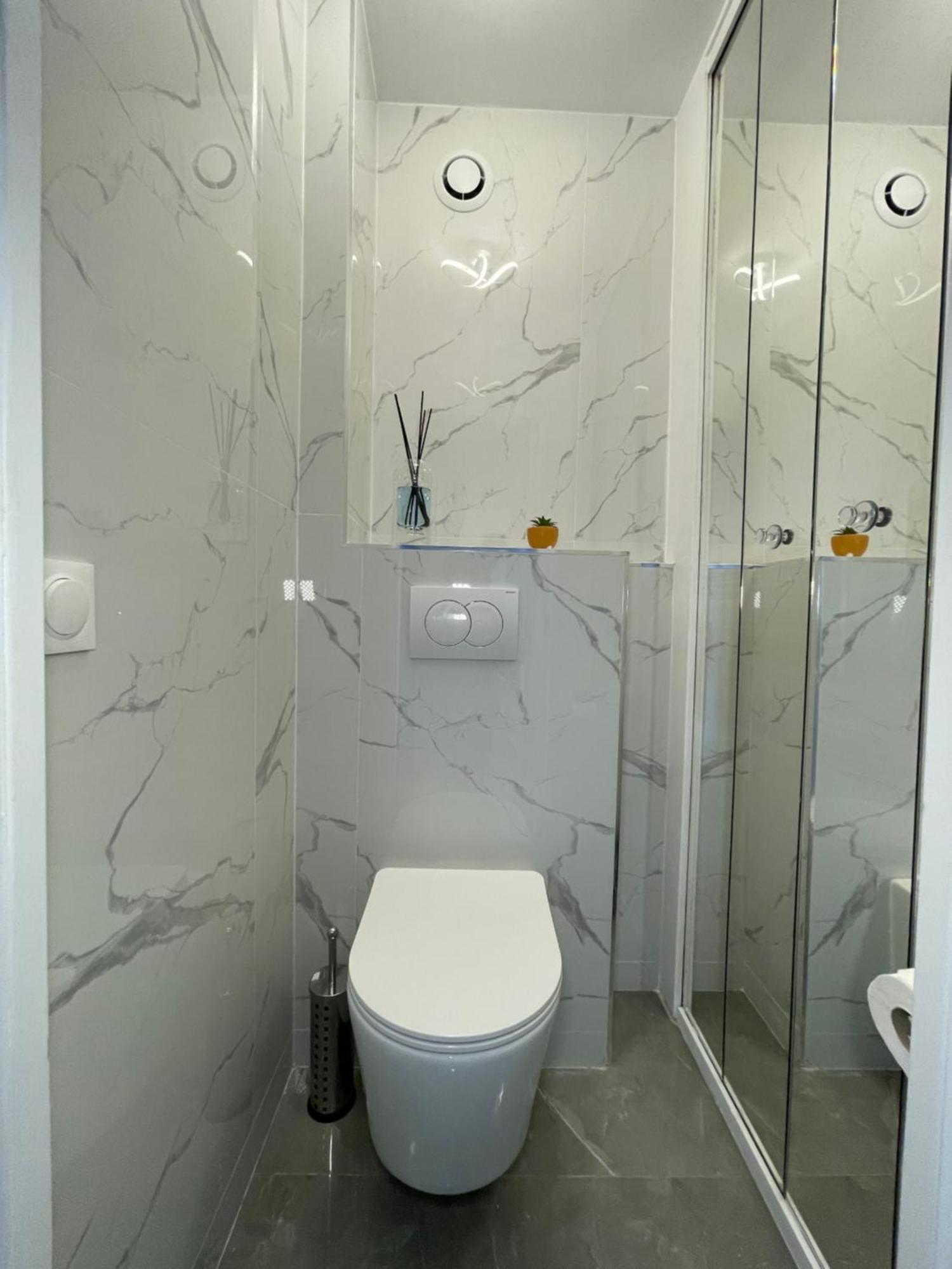Paris Magnifique 4 Pieces De 108m2 Avec 2 Parking Interieur - Tres Cosy Pour 1 A 12 Personnes - Entierement Refait A Neuf Entire Luxurious And Warm - Paris 19 Eme Free Wifi Gratuit Apartment Pantin