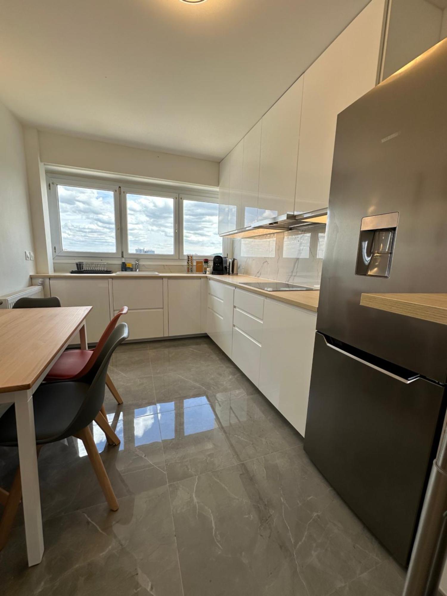 Paris Magnifique 4 Pieces De 108m2 Avec 2 Parking Interieur - Tres Cosy Pour 1 A 12 Personnes - Entierement Refait A Neuf Entire Luxurious And Warm - Paris 19 Eme Free Wifi Gratuit Apartment *