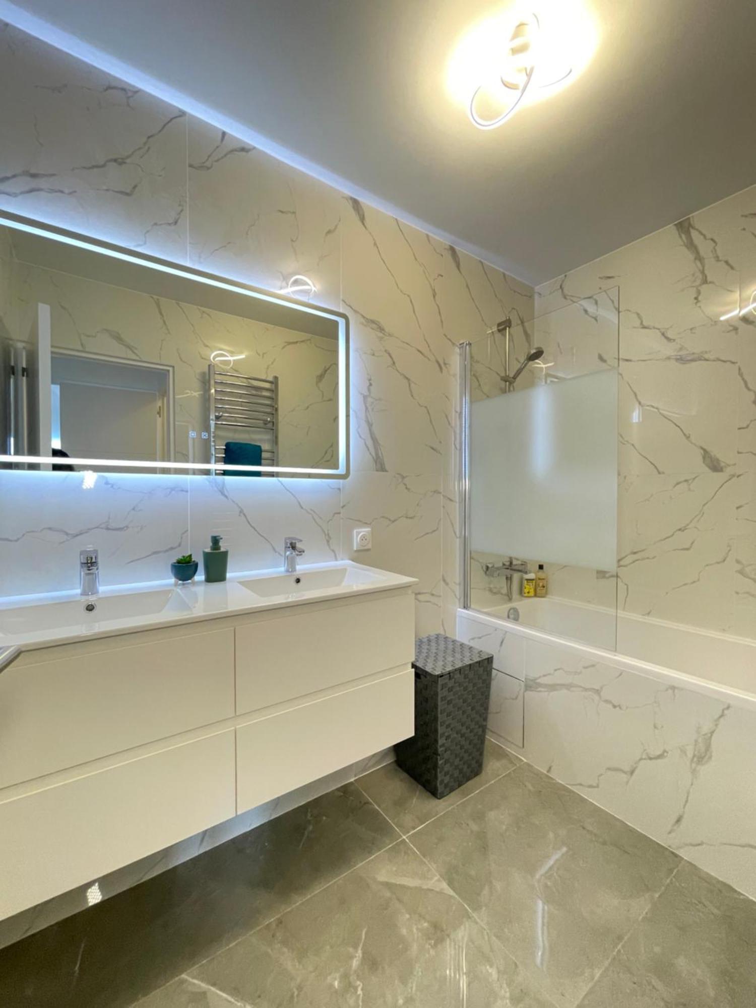 Apartment Paris Magnifique 4 Pieces De 108m2 Avec 2 Parking Interieur - Tres Cosy Pour 1 A 12 Personnes - Entierement Refait A Neuf Entire Luxurious And Warm - Paris 19 Eme Free Wifi Gratuit Pantin