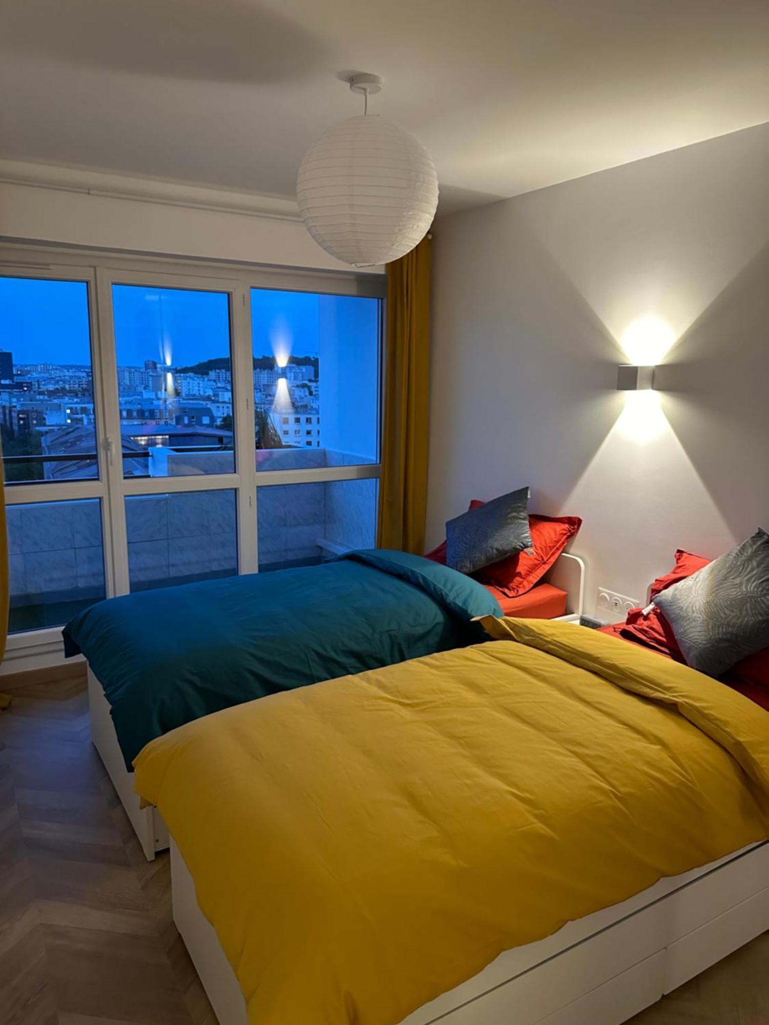 Paris Magnifique 4 Pieces De 108m2 Avec 2 Parking Interieur - Tres Cosy Pour 1 A 12 Personnes - Entierement Refait A Neuf Entire Luxurious And Warm - Paris 19 Eme Free Wifi Gratuit Apartment Pantin