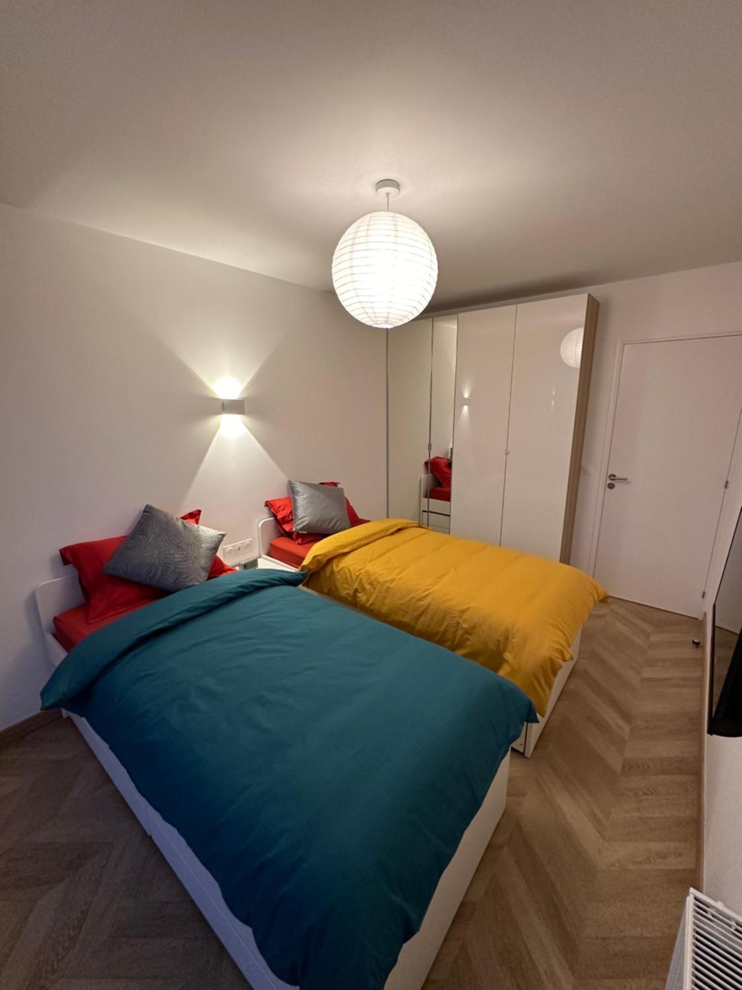 Paris Magnifique 4 Pieces De 108m2 Avec 2 Parking Interieur - Tres Cosy Pour 1 A 12 Personnes - Entierement Refait A Neuf Entire Luxurious And Warm - Paris 19 Eme Free Wifi Gratuit Apartment