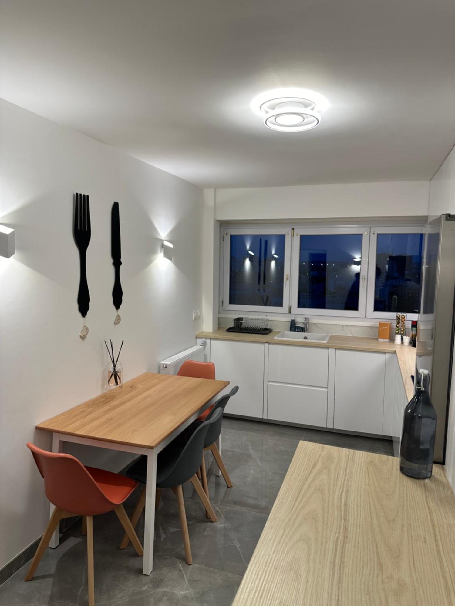 Paris Magnifique 4 Pieces De 108m2 Avec 2 Parking Interieur - Tres Cosy Pour 1 A 12 Personnes - Entierement Refait A Neuf Entire Luxurious And Warm - Paris 19 Eme Free Wifi Gratuit Pantin